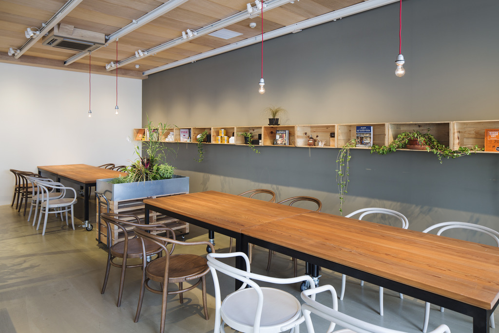 Thiết Kế Quán Cafe Kết Hợp Với Không Gian Làm Việc (Coworking Space)